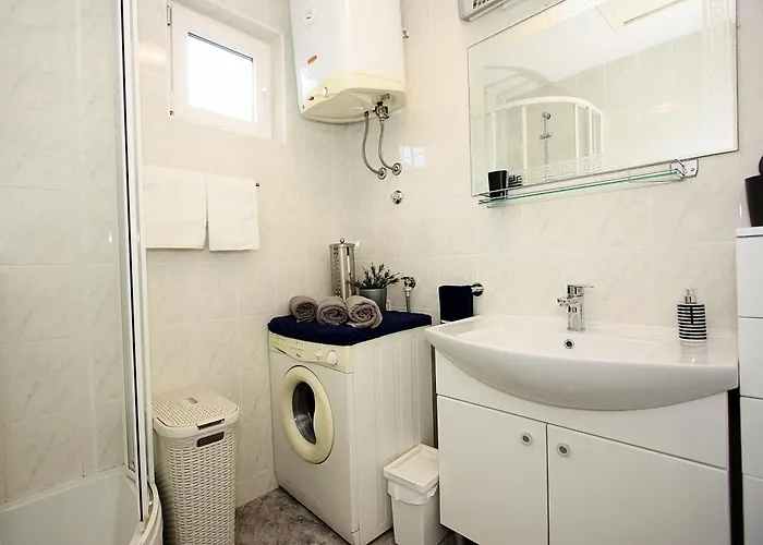 דירה With Parking Space Supetar, Brac - 15017 *